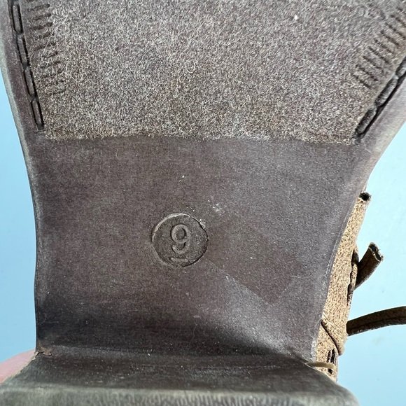 Very G Mata Vegab Suede Tan Tassle Back Zip Laser Cut Short Boots Womens size 9 - Picture 13 of 13